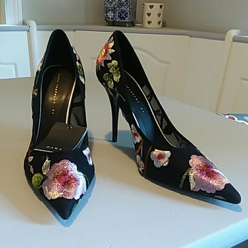 ☆💋NWT Zara Trafaluc heels - Picture 2 of 7